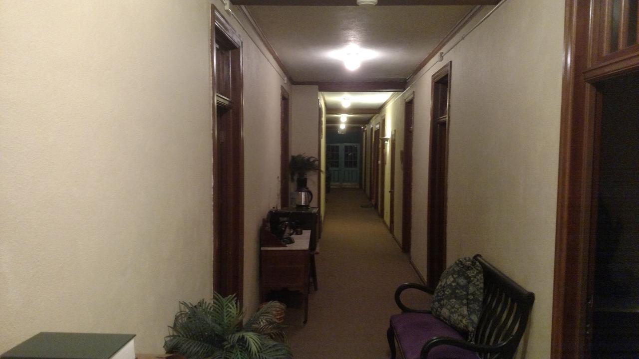 Grand Lodge Geyserville Room photo