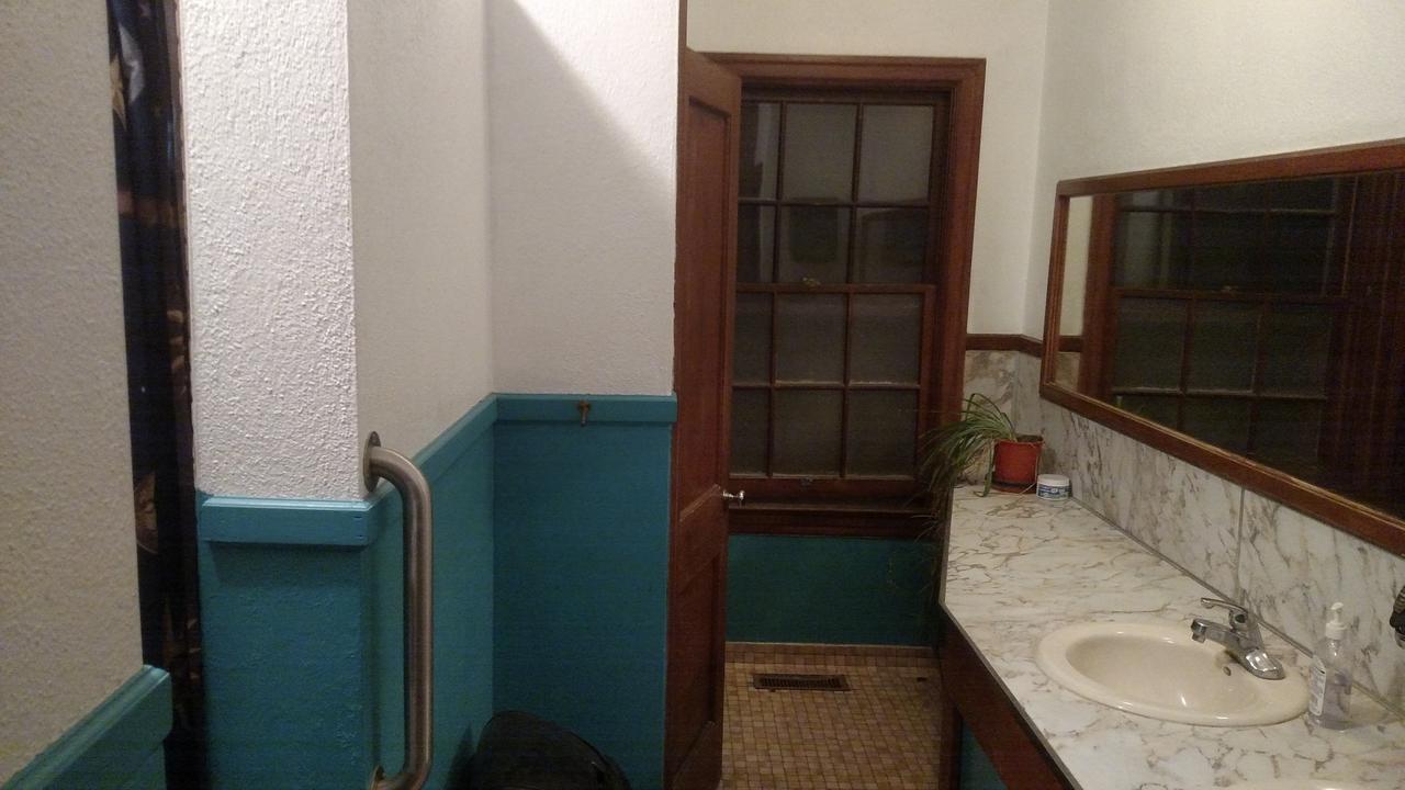 Grand Lodge Geyserville Room photo