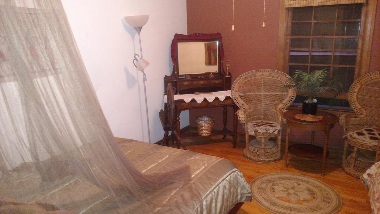 Grand Lodge Geyserville Room photo